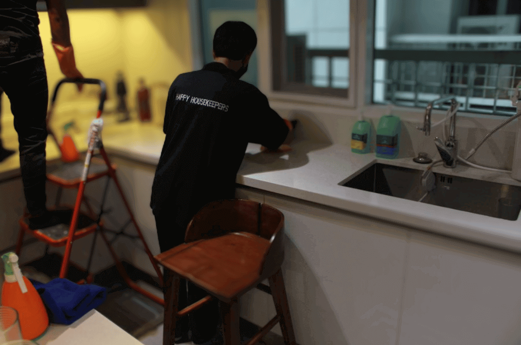 Kitchen Cleaning by Happy Housekeepers
